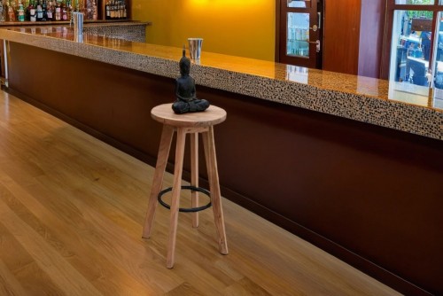 nusi bar stool