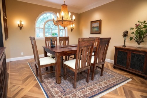 6 Seater Amusable recto carving dining table with elpho white upholstery chair