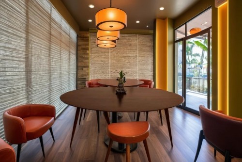 6 Seater Ovoidal Dining Table Set