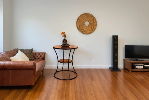 Damru round Iron Side table