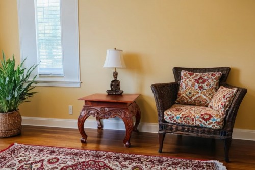 Jamboree carving leg stool 