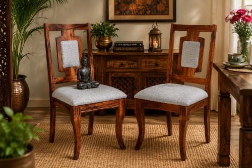 Set of Arewto curve upholstery chair