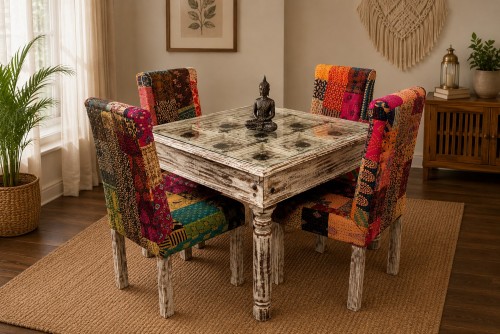 4 Seater Moldy Dining Table Set